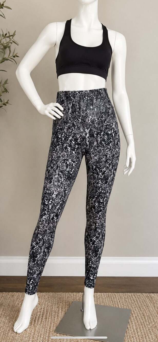 Spanx Snake Print Leggings Size M